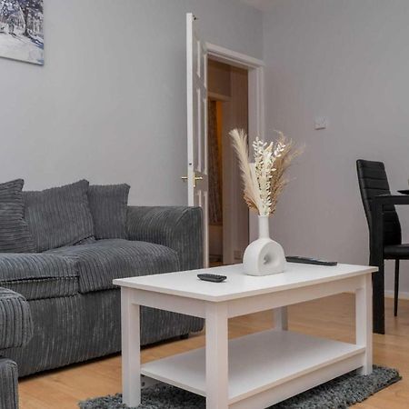 Cosy 2 Bedroom Home In Coventry Eksteriør billede